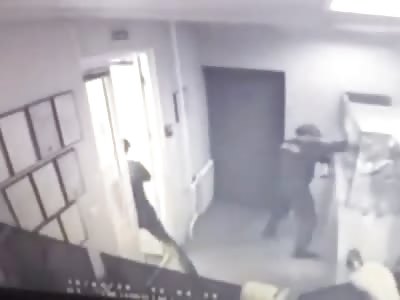 The guard pawnshop robbers Shot.... 