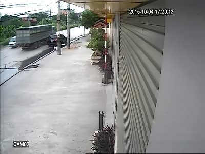 Biker  Falls in Front of Truck  Skull Crushed 