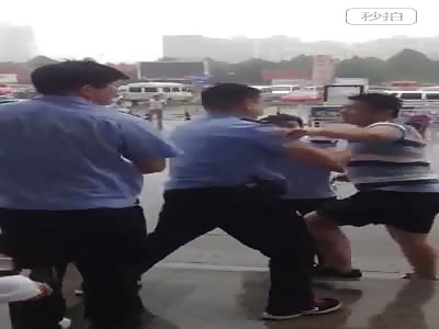 Police officer gets fired for pointing gun at unarmed man 