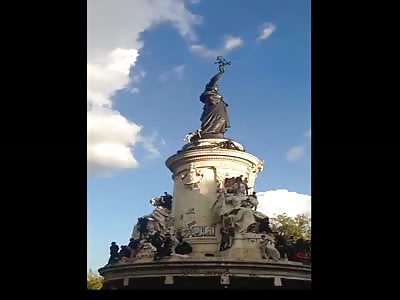  Paris: A young man accidentally died during the Techno Parade 