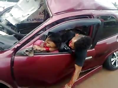 Three people killed in the car struck violently by bus